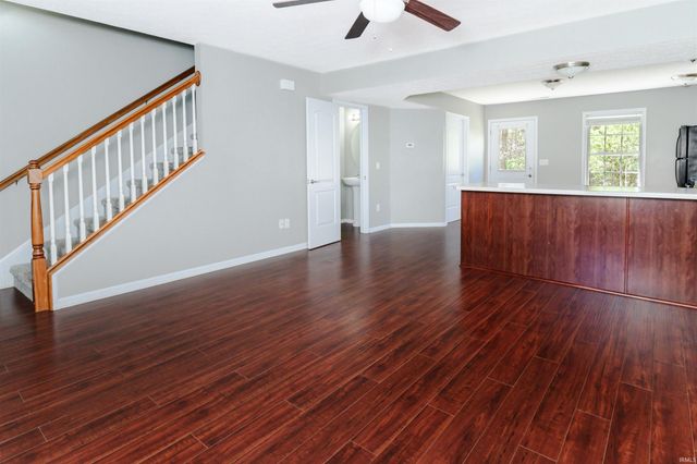 1250 W Adams Hill Cir Apt 402, Bloomington, IN 47403