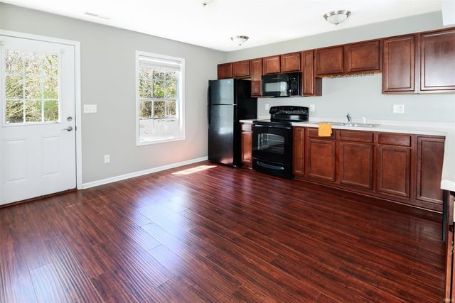 1250 W Adams Hill Cir Apt 402, Bloomington, IN 47403