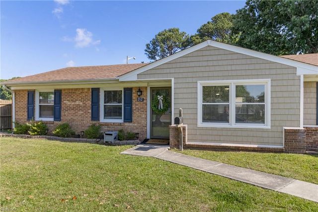 212 Cortland LN, Virginia Beach, VA 23452