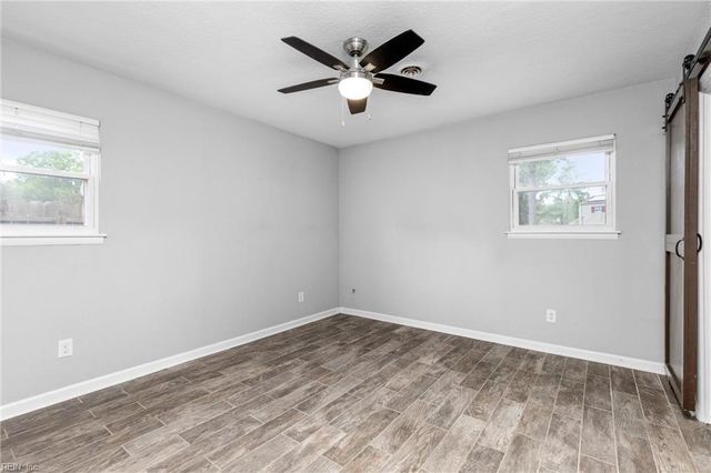 212 Cortland LN, Virginia Beach, VA 23452