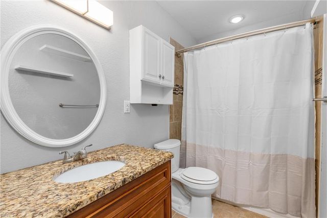 212 Cortland LN, Virginia Beach, VA 23452