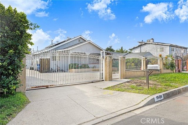 15426 Lemarsh, San Fernando, CA 91345