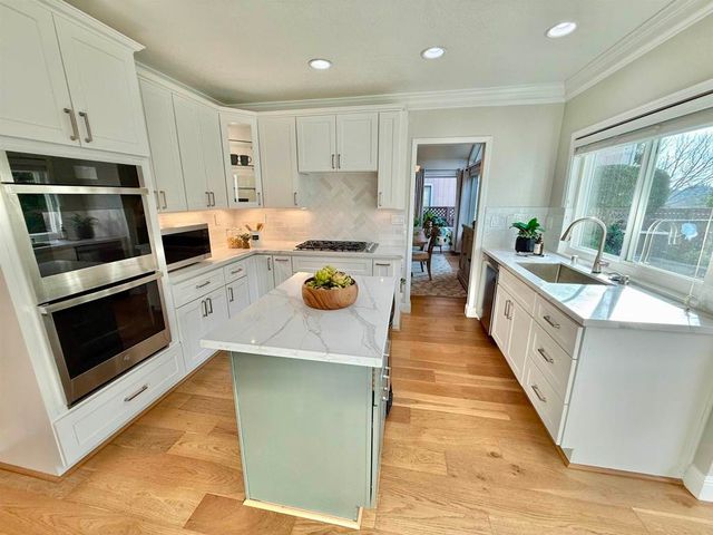 120 Canyon Lakes Way, San Ramon, CA 94582