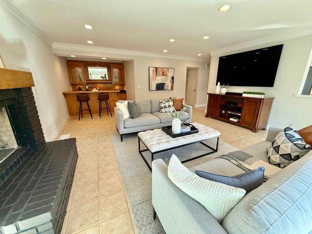 120 Canyon Lakes Way, San Ramon, CA 94582