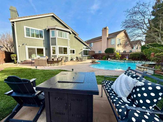 120 Canyon Lakes Way, San Ramon, CA 94582