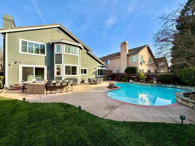 120 Canyon Lakes Way, San Ramon, CA 94582