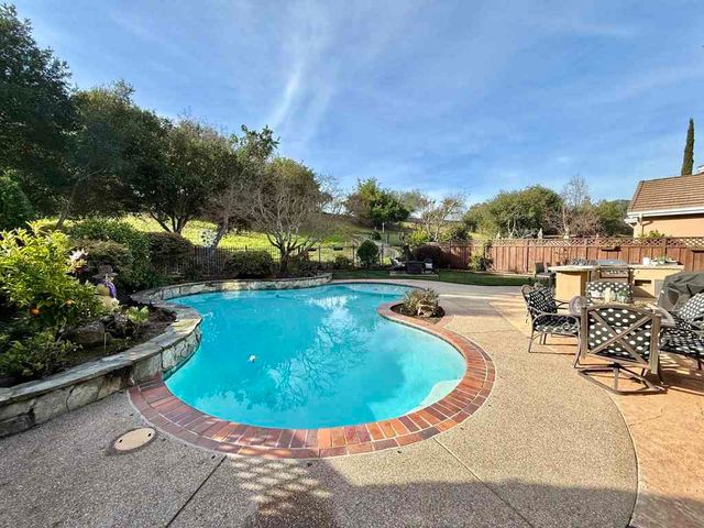 120 Canyon Lakes Way, San Ramon, CA 94582