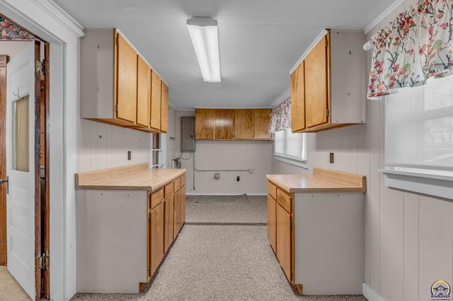 2725 SE Pennsylvania AVE, Topeka, KS 66605