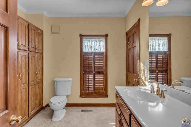 2725 SE Pennsylvania AVE, Topeka, KS 66605