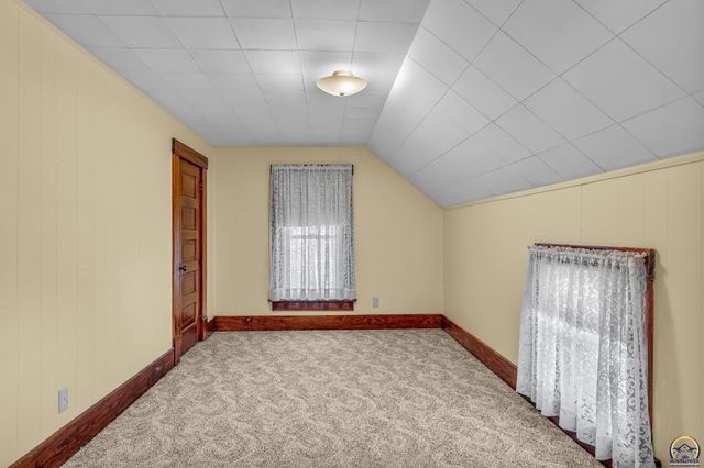 2725 SE Pennsylvania AVE, Topeka, KS 66605