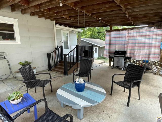 2725 SE Pennsylvania AVE, Topeka, KS 66605