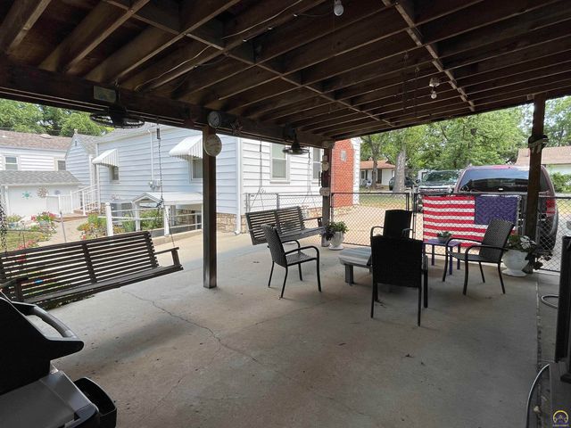 2725 SE Pennsylvania AVE, Topeka, KS 66605