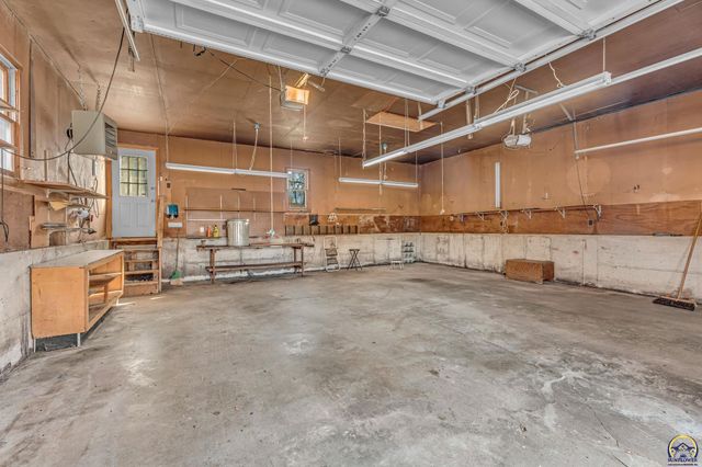 2725 SE Pennsylvania AVE, Topeka, KS 66605