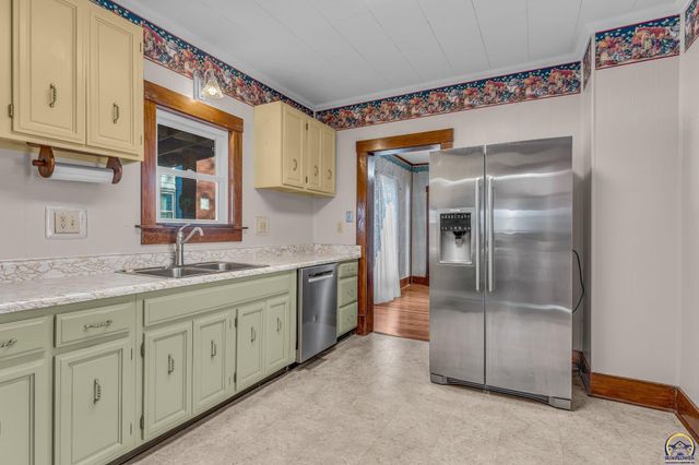 2725 SE Pennsylvania AVE, Topeka, KS 66605