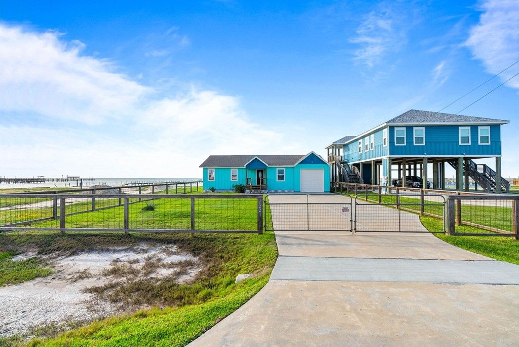 122 Dead Ends Dr, Rockport, TX 78382 — photo 5