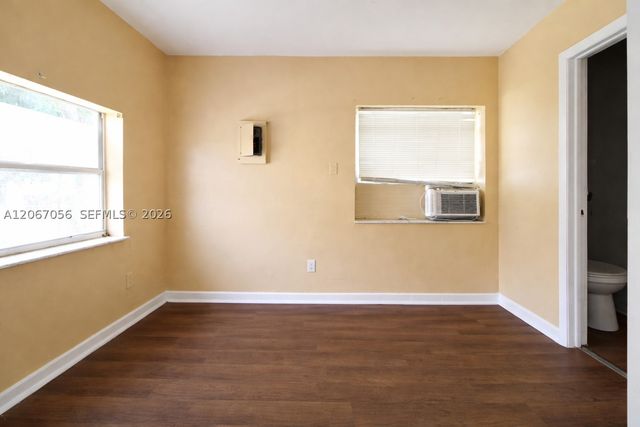 915 SW 9th Ct, Miami, FL 33130