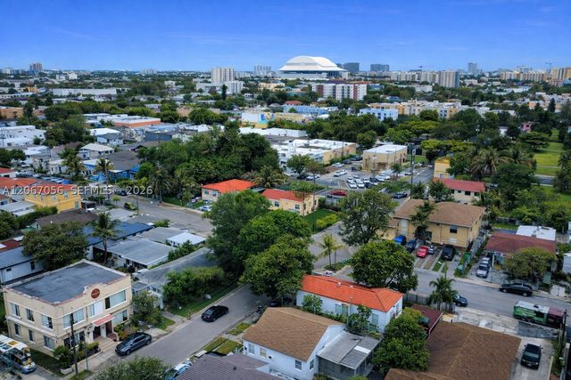 915 SW 9th Ct, Miami, FL 33130