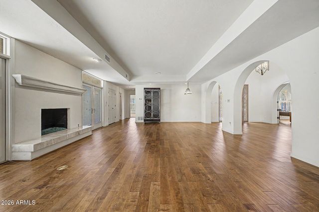 5988 N ECHO CANYON Drive, Phoenix, AZ 85018