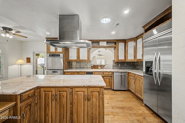 5988 N ECHO CANYON Drive, Phoenix, AZ 85018