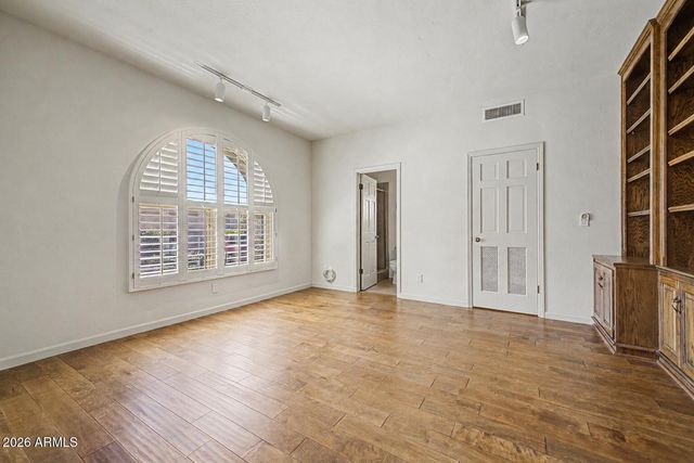 5988 N ECHO CANYON Drive, Phoenix, AZ 85018