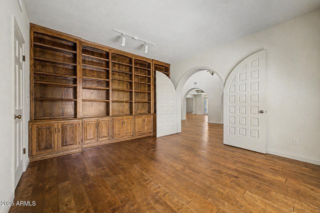 5988 N ECHO CANYON Drive, Phoenix, AZ 85018