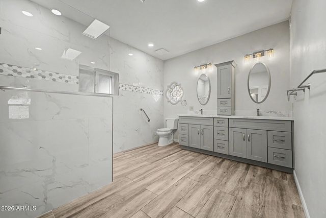 5988 N ECHO CANYON Drive, Phoenix, AZ 85018