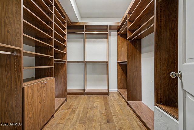 5988 N ECHO CANYON Drive, Phoenix, AZ 85018