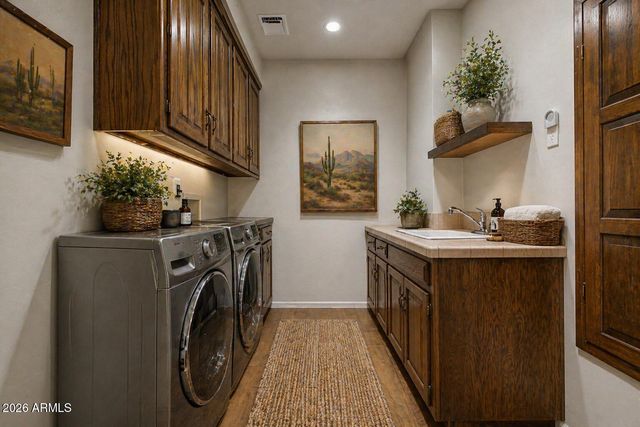 5988 N ECHO CANYON Drive, Phoenix, AZ 85018