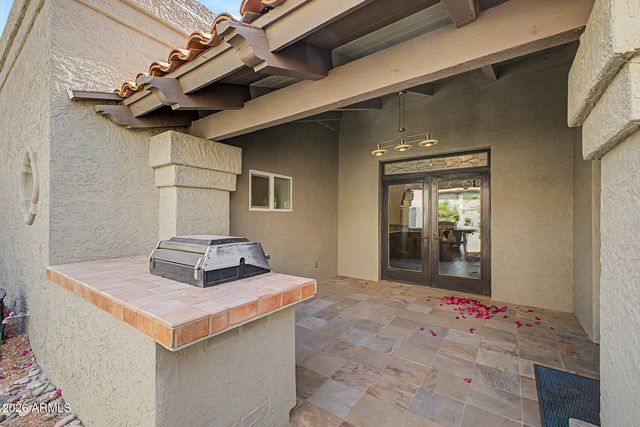 5988 N ECHO CANYON Drive, Phoenix, AZ 85018