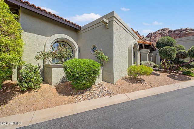 5988 N ECHO CANYON Drive, Phoenix, AZ 85018