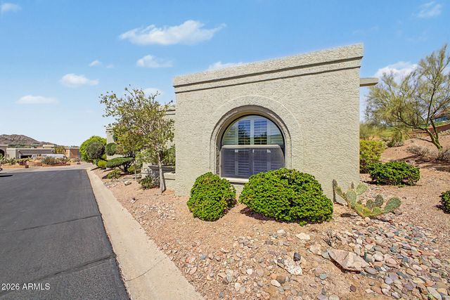 5988 N ECHO CANYON Drive, Phoenix, AZ 85018