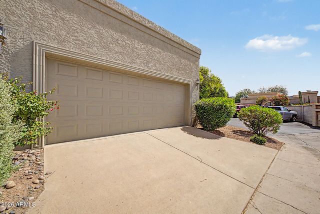 5988 N ECHO CANYON Drive, Phoenix, AZ 85018