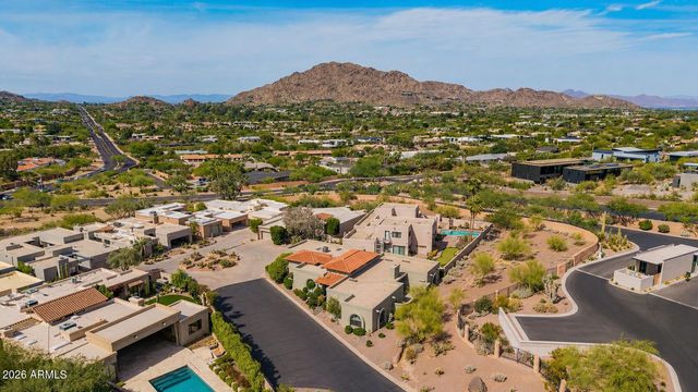 5988 N ECHO CANYON Drive, Phoenix, AZ 85018