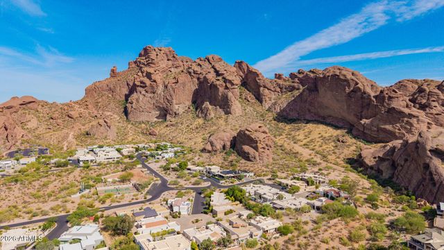 5988 N ECHO CANYON Drive, Phoenix, AZ 85018