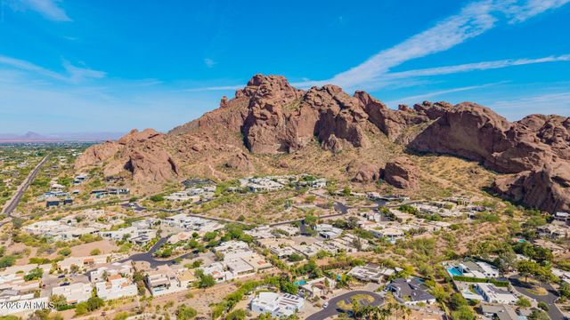 5988 N ECHO CANYON Drive, Phoenix, AZ 85018