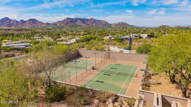 5988 N ECHO CANYON Drive, Phoenix, AZ 85018