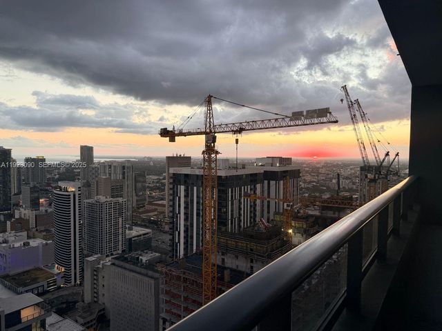 159 NE 6th St 4805, Miami, FL 33132