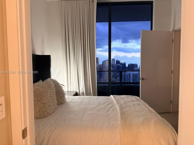 159 NE 6th St 4805, Miami, FL 33132