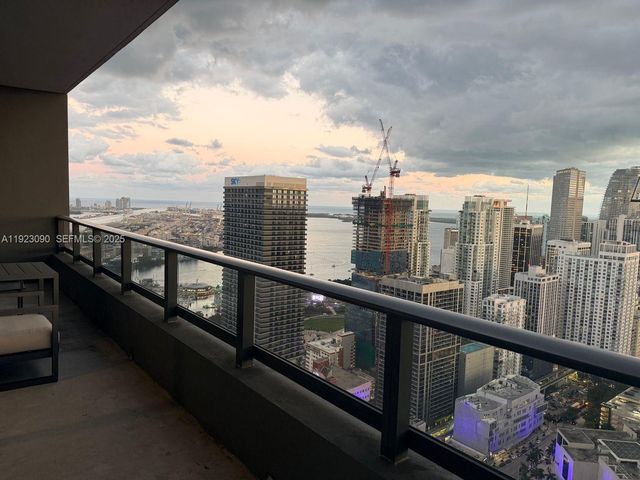 159 NE 6th St 4805, Miami, FL 33132