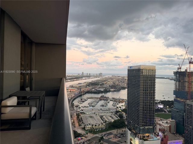 159 NE 6th St 4805, Miami, FL 33132