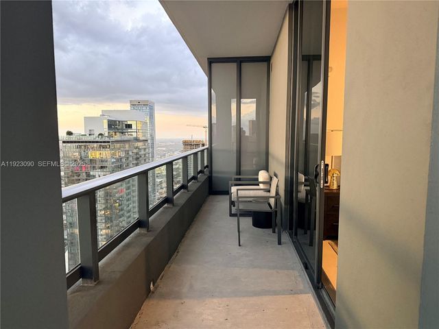 159 NE 6th St 4805, Miami, FL 33132