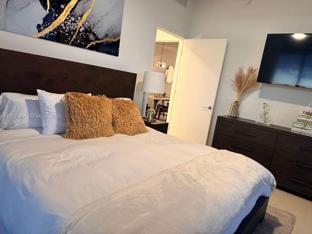 159 NE 6th St 4805, Miami, FL 33132