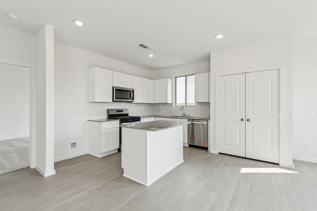 1026 S Oakhurst Drive, Dayton, TX 77535