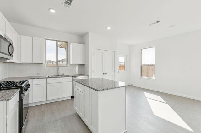 1026 S Oakhurst Drive, Dayton, TX 77535