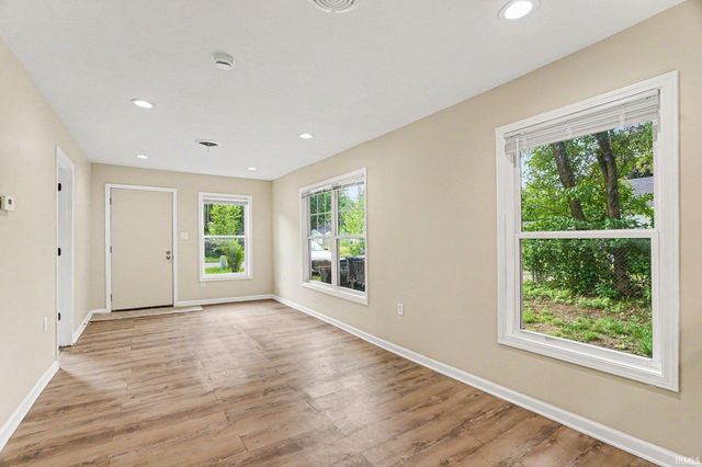56527 Shore Avenue, Elkhart, IN 46516