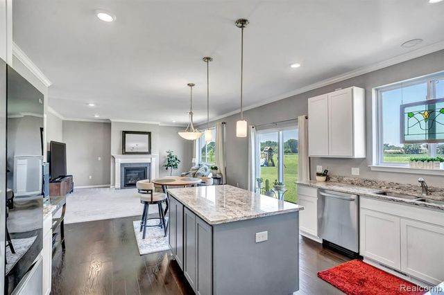 52361 Wellington Valley Drive, Macomb, MI 48042