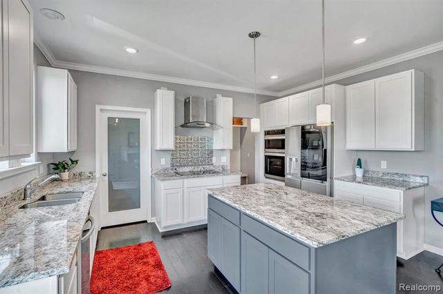 52361 Wellington Valley Drive, Macomb, MI 48042