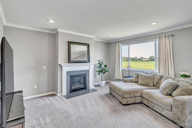 52361 Wellington Valley Drive, Macomb, MI 48042