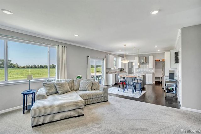 52361 Wellington Valley Drive, Macomb, MI 48042