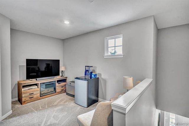 52361 Wellington Valley Drive, Macomb, MI 48042